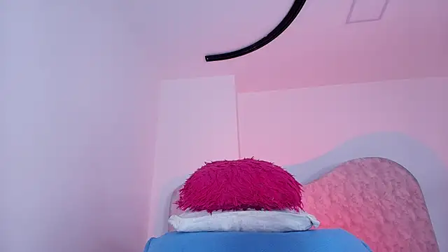 naomi kyse online show from July 9, 3:10 am