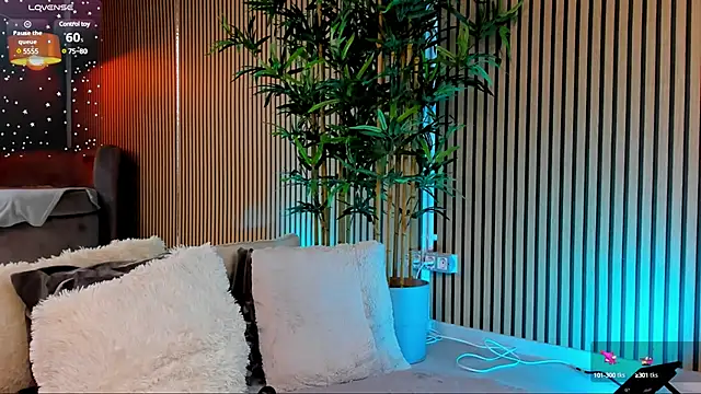 Avril Cyrus online show from January 29, 11:30 am