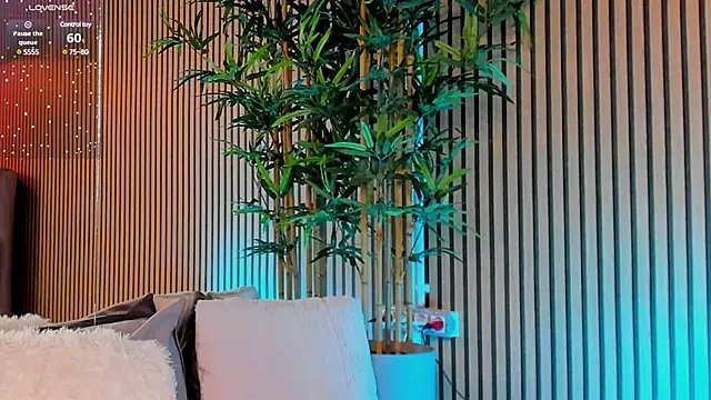 Avril Cyrus online show from February 10, 1:22 pm