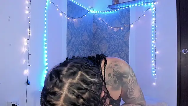 Eva Lee  online show from April 9, 9:58 am