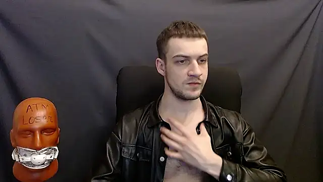 Snapshot of _Damien_thorn_ chatting on December 22, 2:39 am Damien thorn online show from December 22, 2:39 am