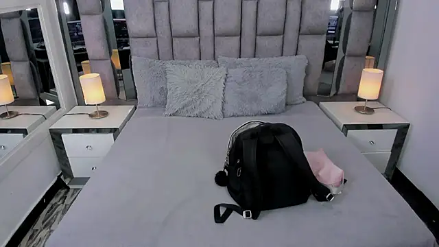 EMMAHILL1 online show from October 2, 7:21 pm