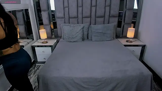 EMMAHILL1 online show from October 16, 11:11 am