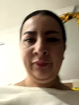 Abril Luv online show from September 30, 1:05 pm