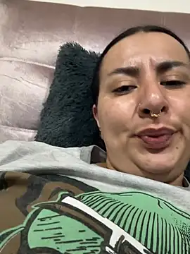 Abril Luv online show from March 3, 1:23 am