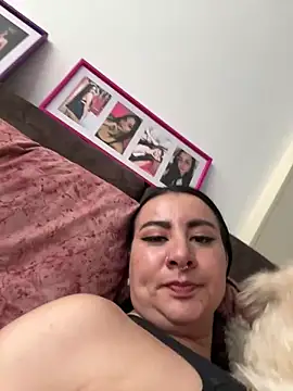 Abril Luv online show from March 10, 1:27 pm