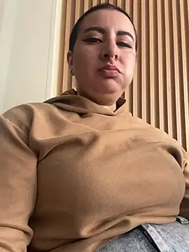 Abril Luv online show from March 26, 1:28 pm