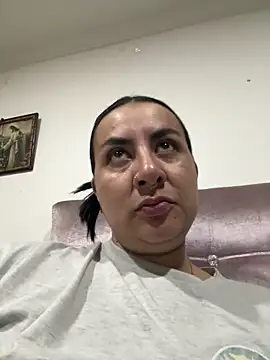 Abril Luv online show from April 3, 1:47 am