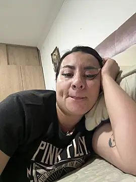 Abril Luv online show from April 7, 2:34 am