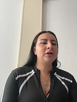 Abril Luv online show from April 20, 1:36 pm