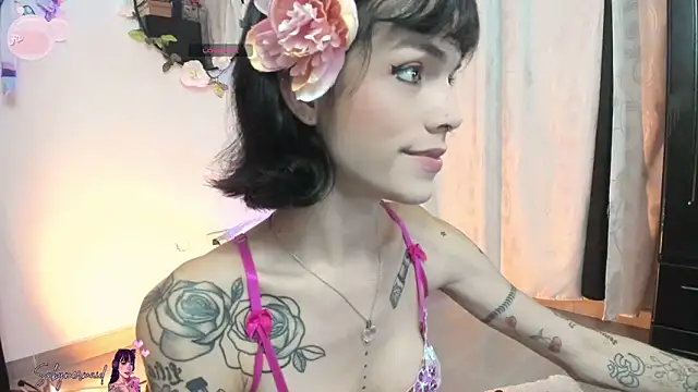 Snapshot of Saby_mermaid chatting on October 24, 10:39 pm Saby mermaid online show from October 24, 10:39 pm