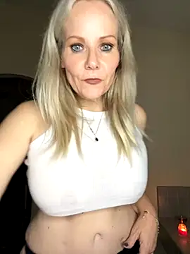 Sexual Lovable Doll online show from November 15, 9:43 pm