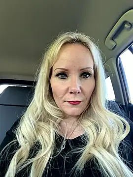 Snapshot of Sexual_Lovable_Doll chatting on April 6, 9:27 pm Sexual Lovable Doll online show from April 6, 9:27 pm