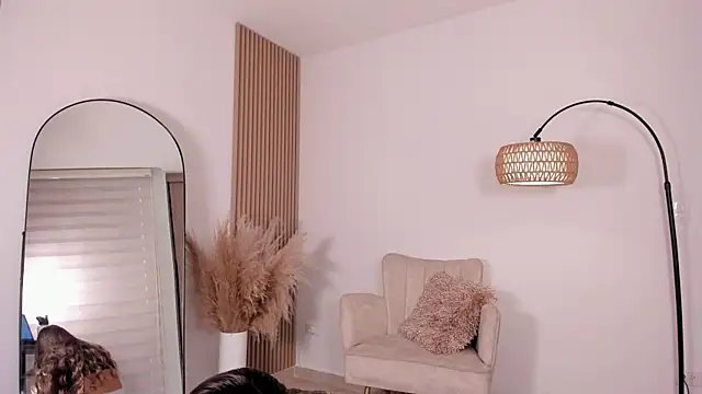 wandathompson  online show from March 7, 5:17 pm