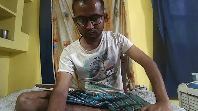 Snapshot of Cute_boy2000 chatting on December 8, 10:30 am Cute boy2000 online show from December 8, 10:30 am