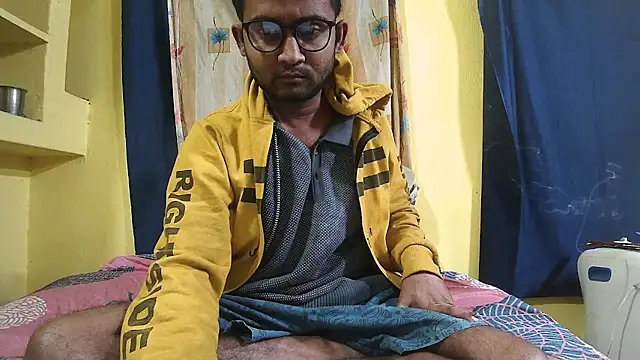 Snapshot of Cute_boy2000 chatting on January 6, 12:48 am Cute boy2000 online show from January 6, 12:48 am