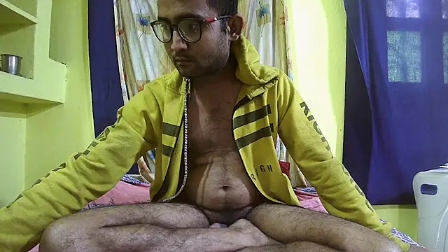 Snapshot of Cute_boy2000 chatting on January 12, 6:39 am Cute boy2000 online show from January 12, 6:39 am