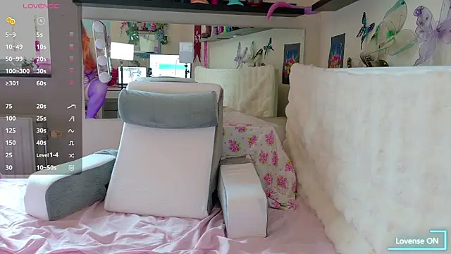 FluffyRainbowKity online show from May 3, 8:20 am