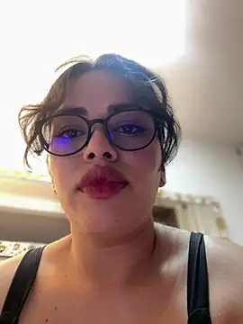 Snapshot of andra_rose chatting on January 19, 12:17 am andra rose online show from January 19, 12:17 am