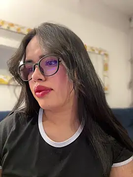 Snapshot of andra_rose chatting on January 29, 2:19 am andra rose online show from January 29, 2:19 am