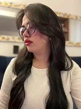 Snapshot of andra_rose chatting on February 12, 11:09 pm andra rose online show from February 12, 11:09 pm