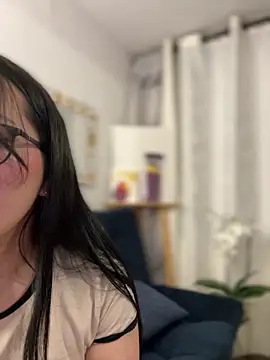 Snapshot of andra_rose chatting on March 2, 3:13 am andra rose online show from March 2, 3:13 am