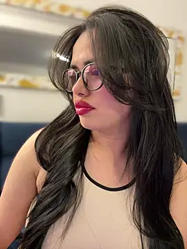 Snapshot of andra_rose chatting on March 9, 12:10 am andra rose online show from March 9, 12:10 am