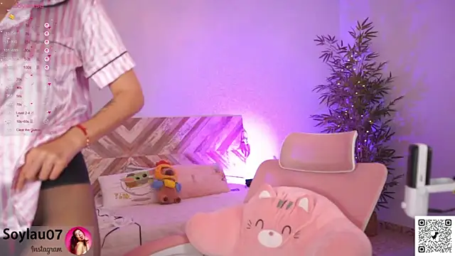 imjess01 online show from May 13, 2:47 pm