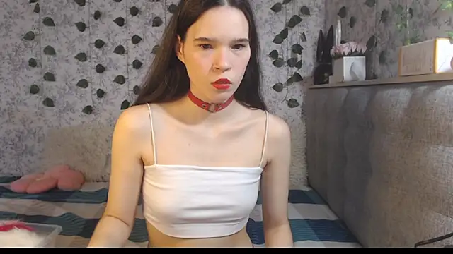 Nicole-Petite online show from November 27, 8:49 am