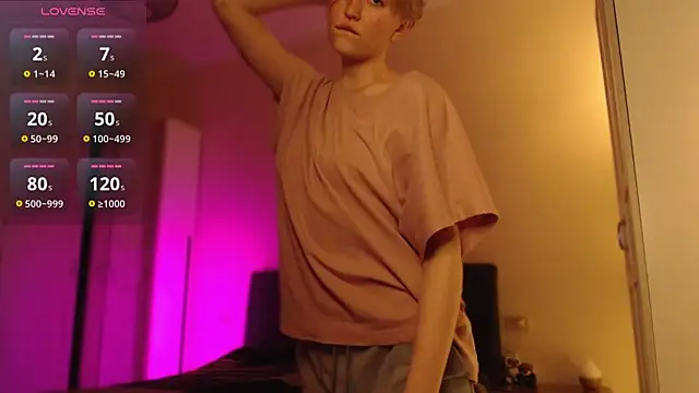 iilovetomatoes online show from February 12, 10:49 pm