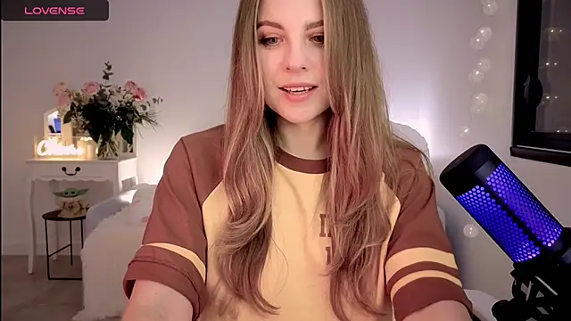 Snapshot of ImKeira chatting on February 13, 8:13 pm ImKeira online show from February 13, 8:13 pm