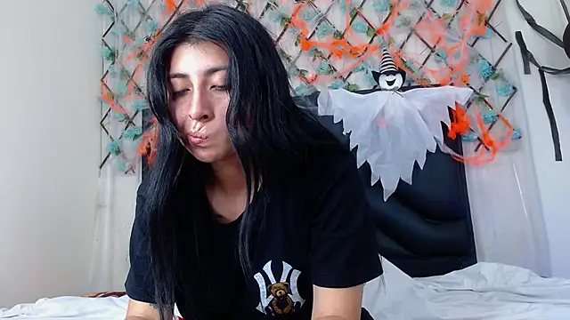 EmmaWilliamss online show from November 1, 11:18 pm