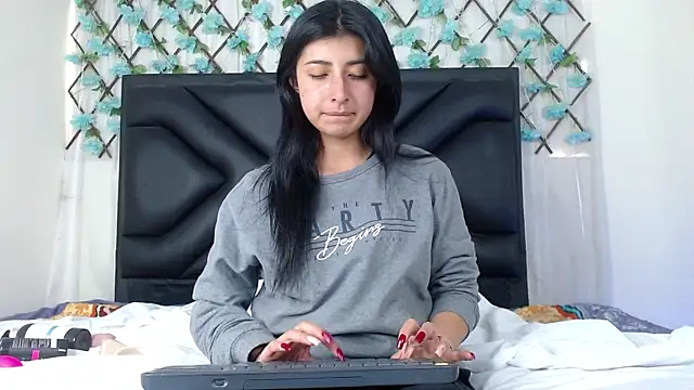 EmmaWilliamss online show from November 9, 6:17 pm