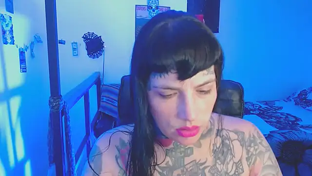 Snapshot of VampGirl1 chatting on December 4, 7:23 pm VampGirl1 online show from December 4, 7:23 pm