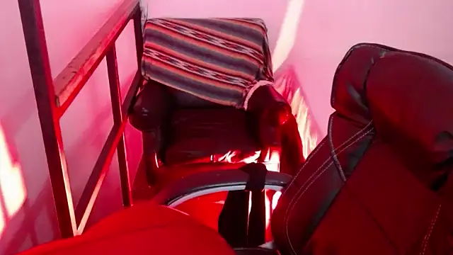 Snapshot of VampGirl1 chatting on January 3, 11:35 am VampGirl1 online show from January 3, 11:35 am