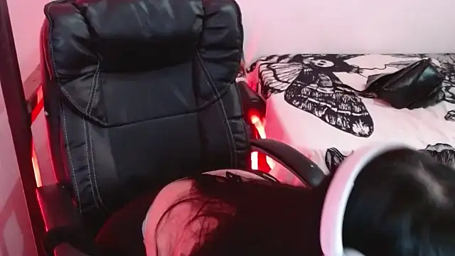 Snapshot of VampGirl1 chatting on January 6, 3:29 pm VampGirl1 online show from January 6, 3:29 pm