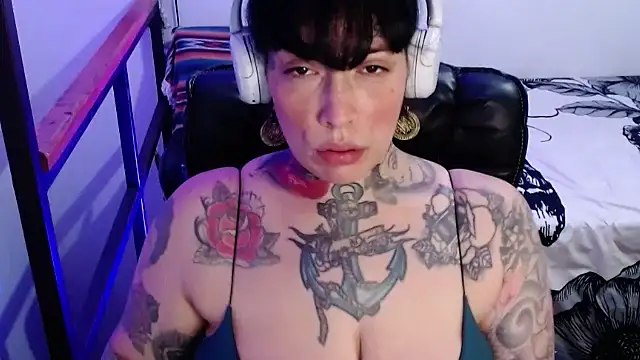 Snapshot of VampGirl1 chatting on January 29, 9:07 pm VampGirl1 online show from January 29, 9:07 pm