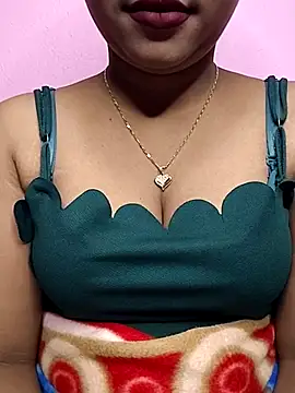 Snapshot of ANGE-MOU chatting on February 25, 2:36 am ANGE-MOU online show from February 25, 2:36 am