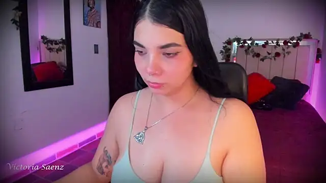 victoriaasaenz  online show from March 5, 1:01 am