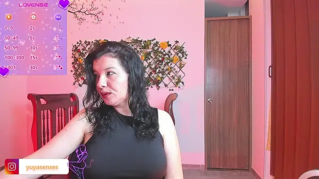 Snapshot of yuya_ss chatting on November 9, 3:32 pm yuya ss online show from November 9, 3:32 pm