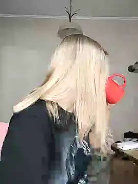 KrissSexi online show from February 19, 4:00 pm