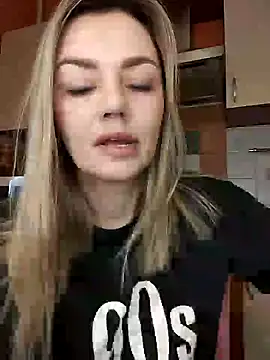 KrissSexi online show from March 4, 5:32 am