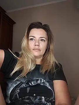 KrissSexi online show from October 17, 5:43 am