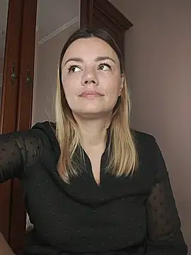 KrissSexi online show from October 30, 5:53 am