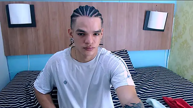 Snapshot of AlbertBernal69 chatting on January 26, 3:06 am AlbertBernal69 online show from January 26, 3:06 am