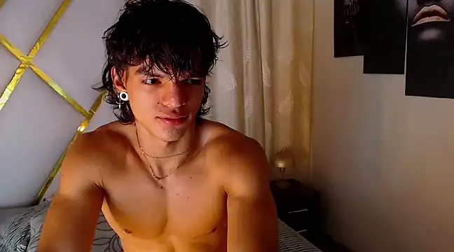 Snapshot of AlbertBernal69 chatting on February 11, 8:58 am AlbertBernal69 online show from February 11, 8:58 am