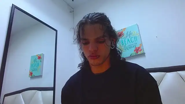 Snapshot of AlbertBernal69 chatting on October 21, 3:29 am AlbertBernal69 online show from October 21, 3:29 am