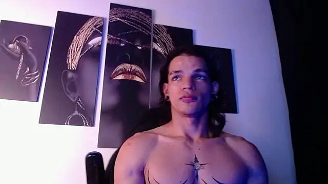 Snapshot of AlbertBernal69 chatting on October 30, 1:23 pm AlbertBernal69 online show from October 30, 1:23 pm