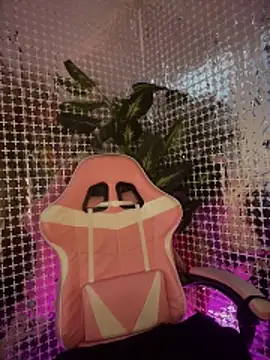 Insane Issa online show from January 7, 10:19 pm