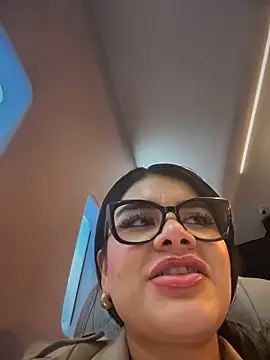 Insane Issa online show from March 5, 1:42 am